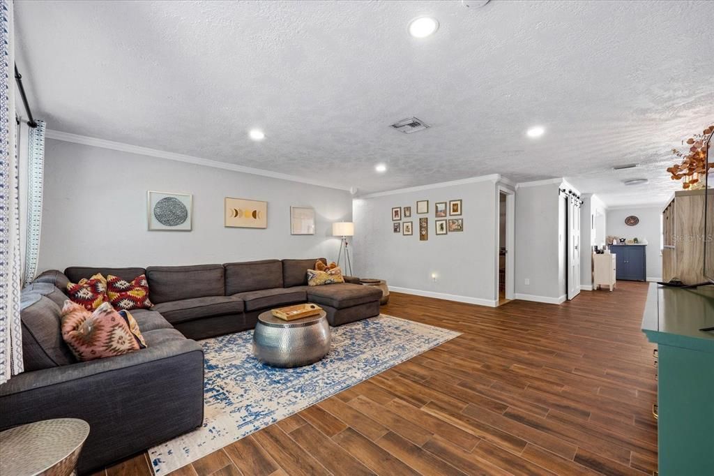 Activo con contrato: $599,900 (4 camas, 2 baños, 1789 Pies cuadrados)