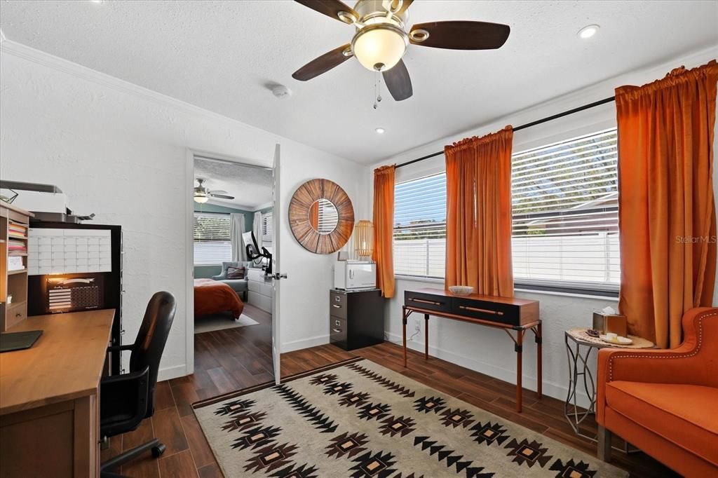 Activo con contrato: $599,900 (4 camas, 2 baños, 1789 Pies cuadrados)