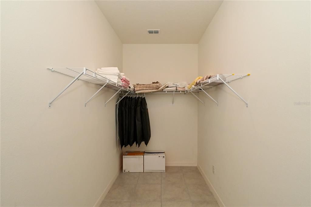 Active With Contract: $399,000 (3 beds, 3 baths, 2014 Square Feet)