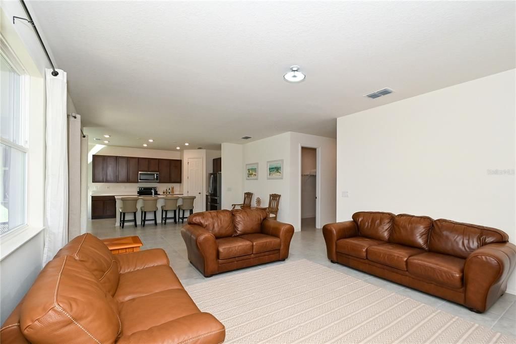 Active With Contract: $399,000 (3 beds, 3 baths, 2014 Square Feet)
