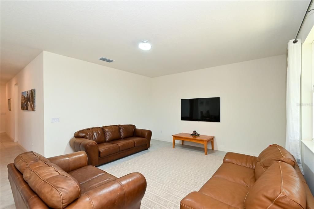 Active With Contract: $399,000 (3 beds, 3 baths, 2014 Square Feet)