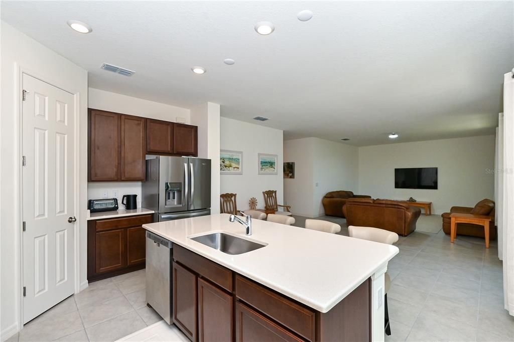 Active With Contract: $399,000 (3 beds, 3 baths, 2014 Square Feet)