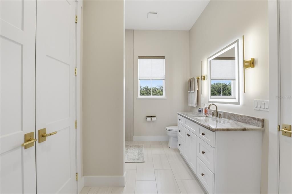 For Sale: $1,195,000 (2 beds, 2 baths, 1224 Square Feet)