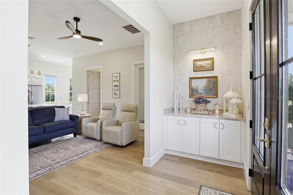 For Sale: $1,195,000 (2 beds, 2 baths, 1224 Square Feet)