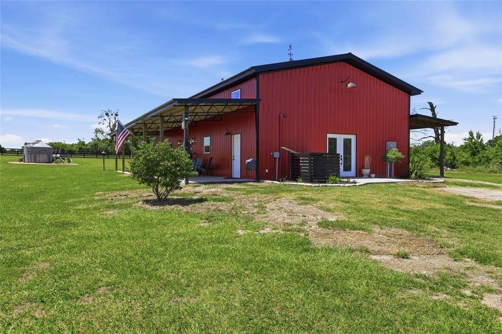For Sale: $1,195,000 (2 beds, 2 baths, 1224 Square Feet)