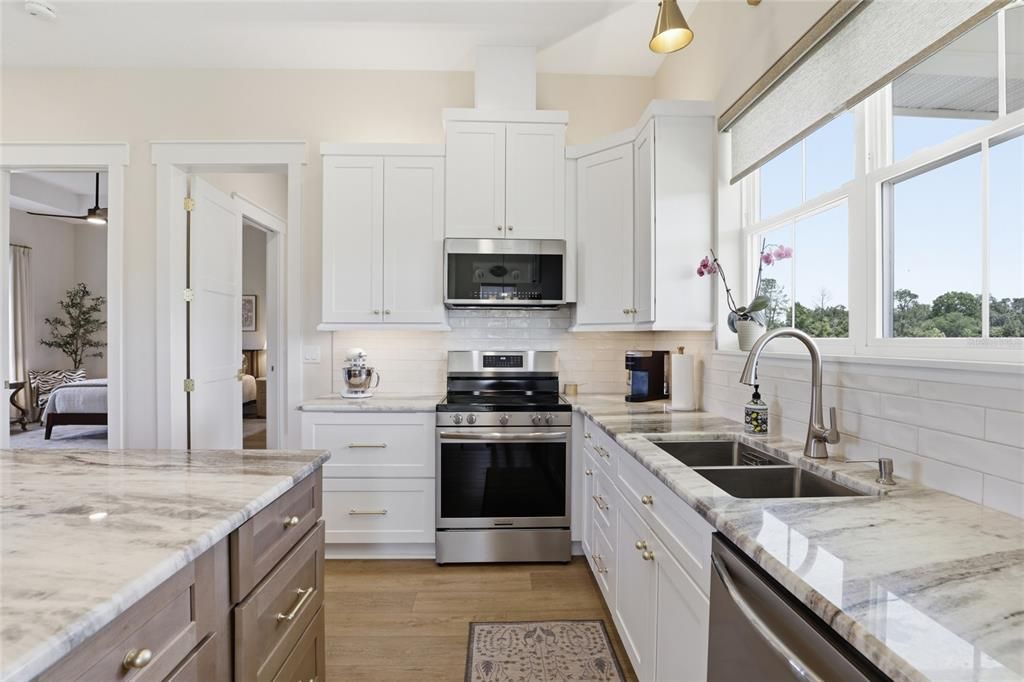 For Sale: $1,195,000 (2 beds, 2 baths, 1224 Square Feet)