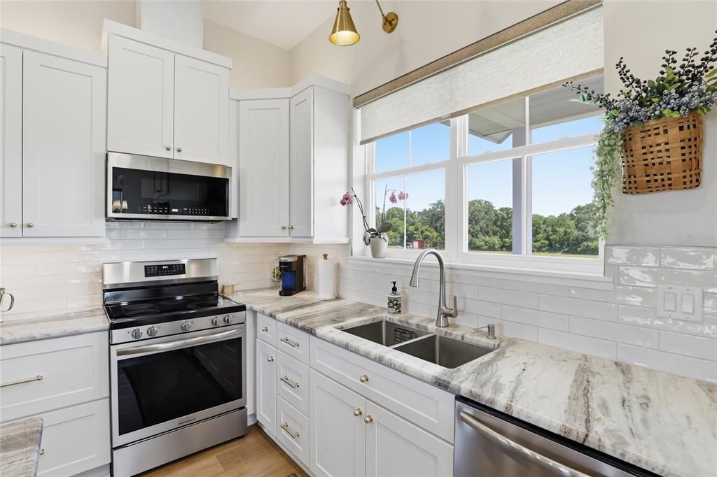 For Sale: $1,195,000 (2 beds, 2 baths, 1224 Square Feet)