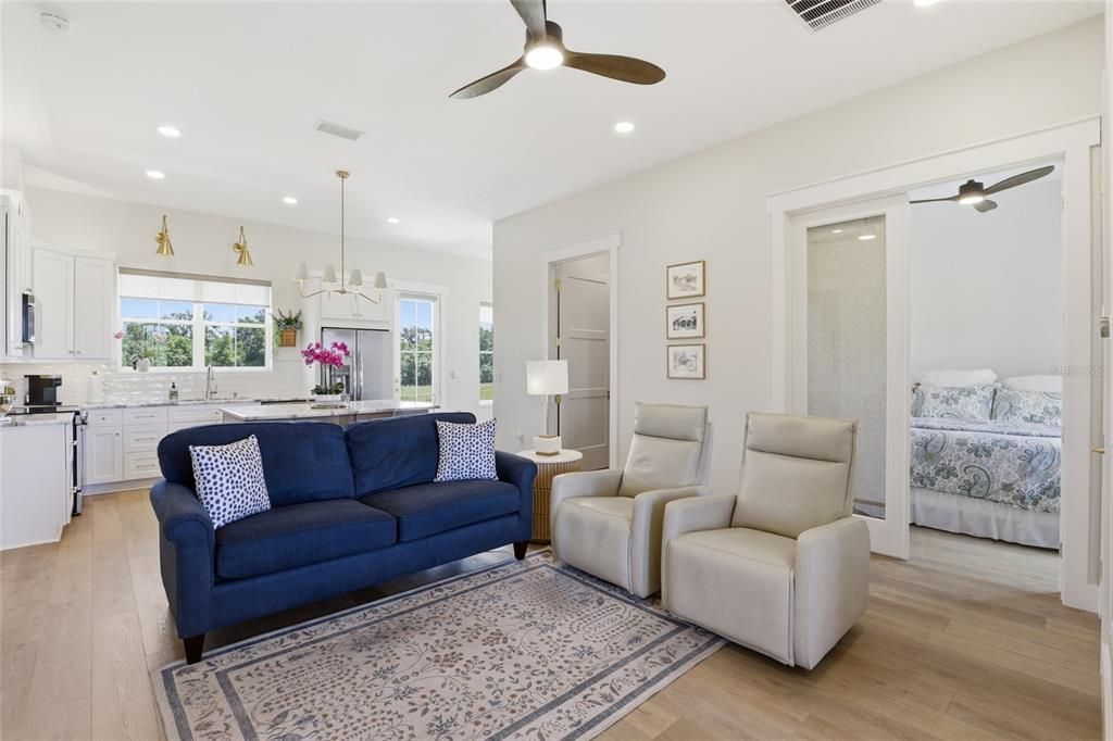 For Sale: $1,195,000 (2 beds, 2 baths, 1224 Square Feet)