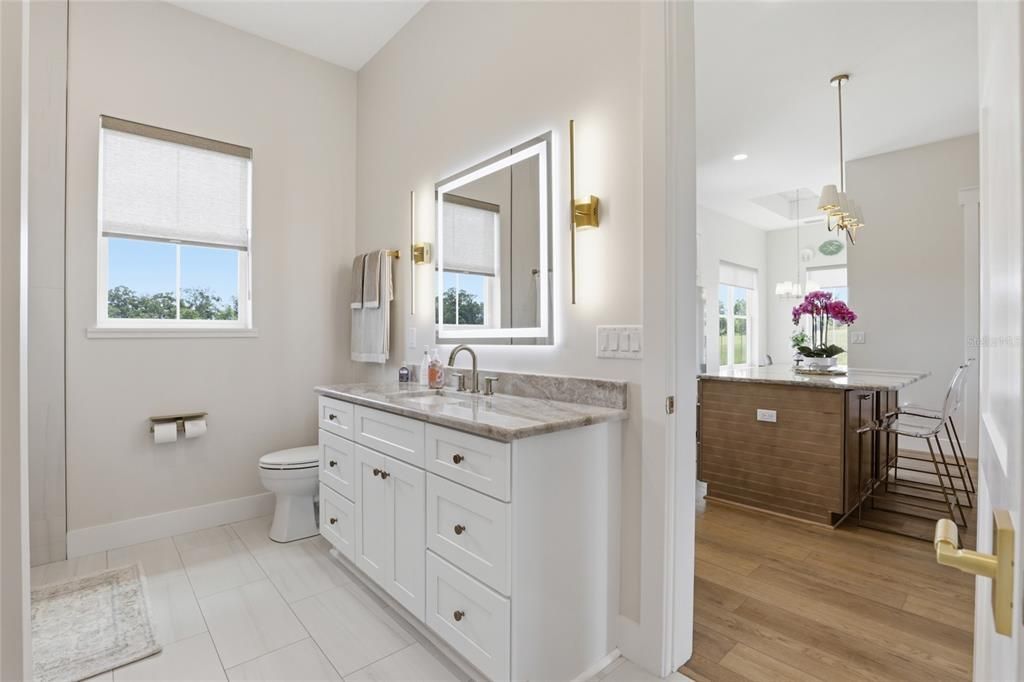 For Sale: $1,195,000 (2 beds, 2 baths, 1224 Square Feet)