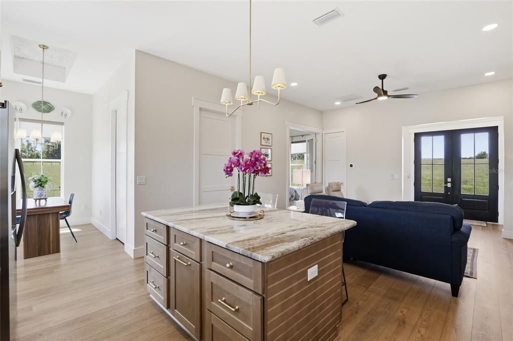 For Sale: $1,195,000 (2 beds, 2 baths, 1224 Square Feet)