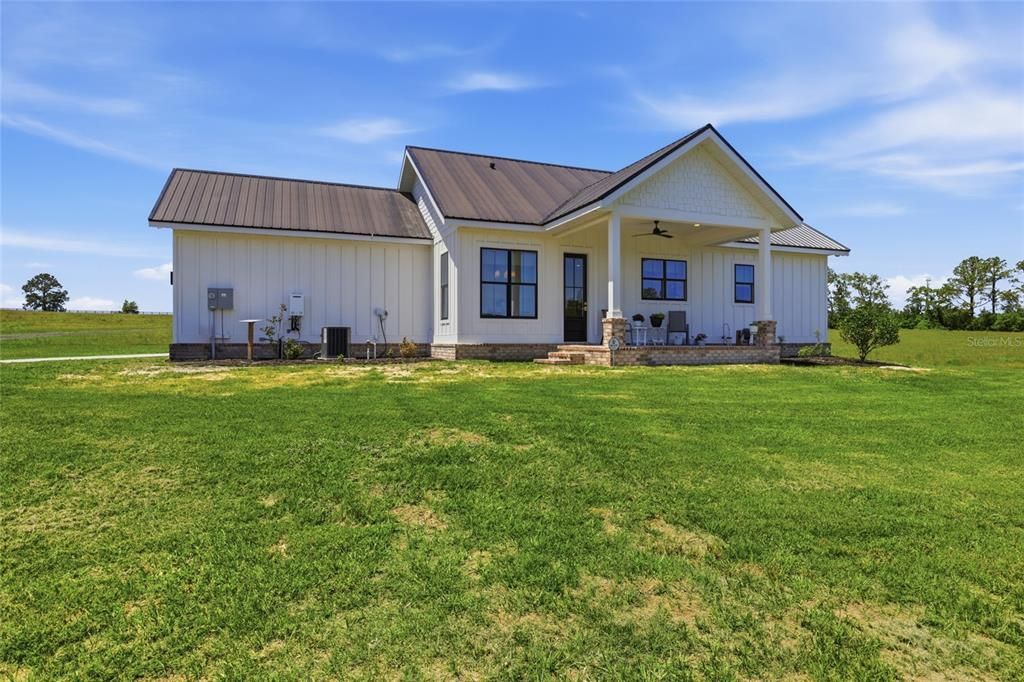 For Sale: $1,195,000 (2 beds, 2 baths, 1224 Square Feet)