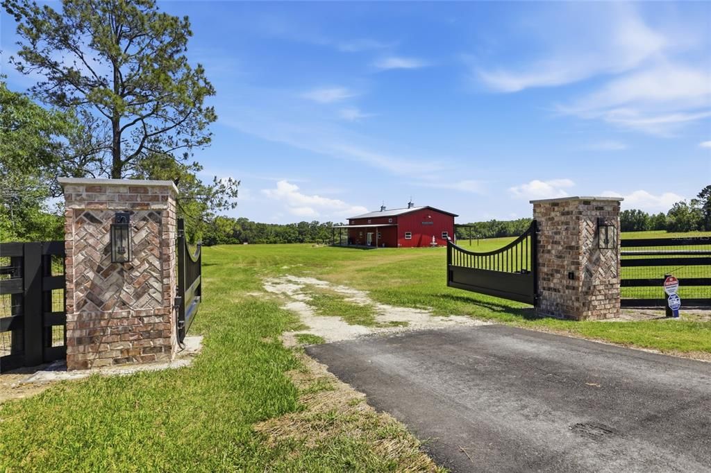 For Sale: $1,195,000 (2 beds, 2 baths, 1224 Square Feet)