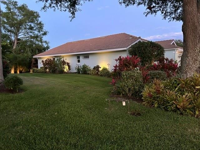 Activo con contrato: $358,900 (2 camas, 2 baños, 1556 Pies cuadrados)