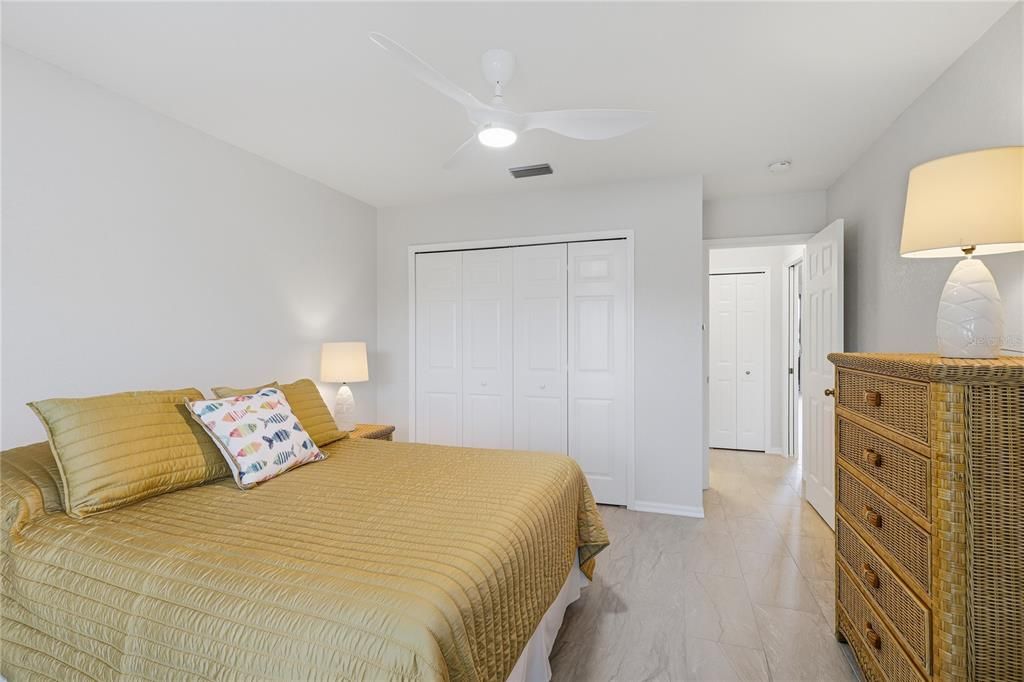 Activo con contrato: $358,900 (2 camas, 2 baños, 1556 Pies cuadrados)