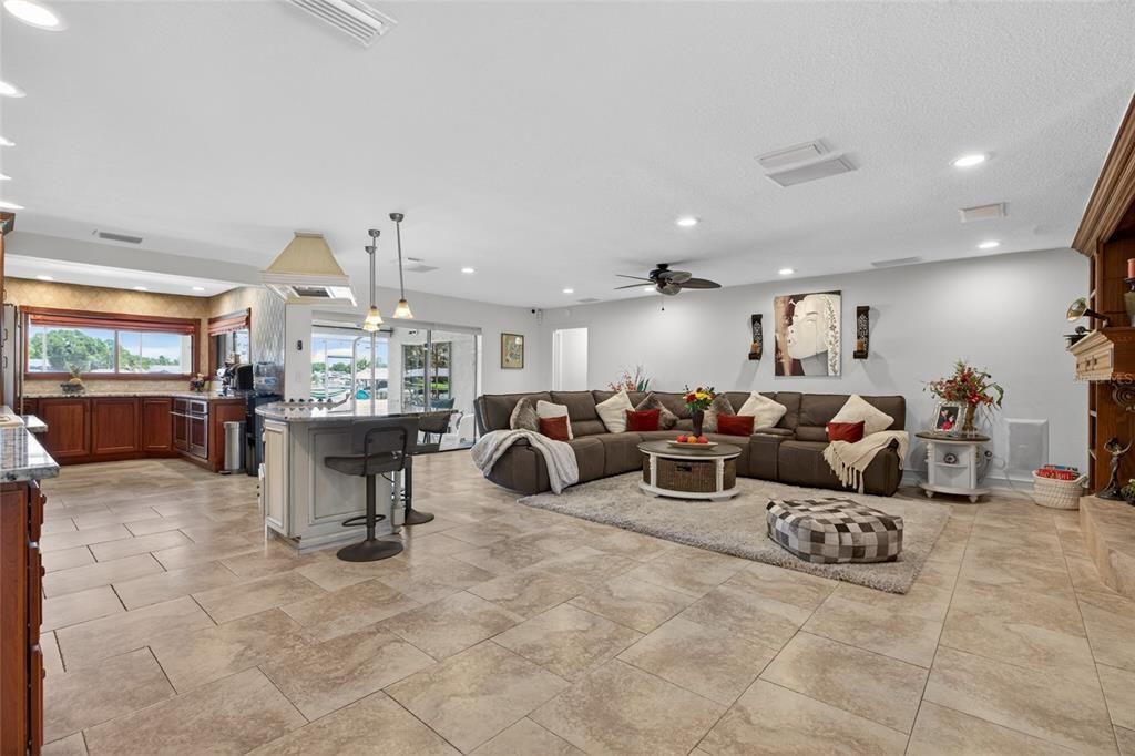 For Sale: $925,000 (4 beds, 4 baths, 3202 Square Feet)