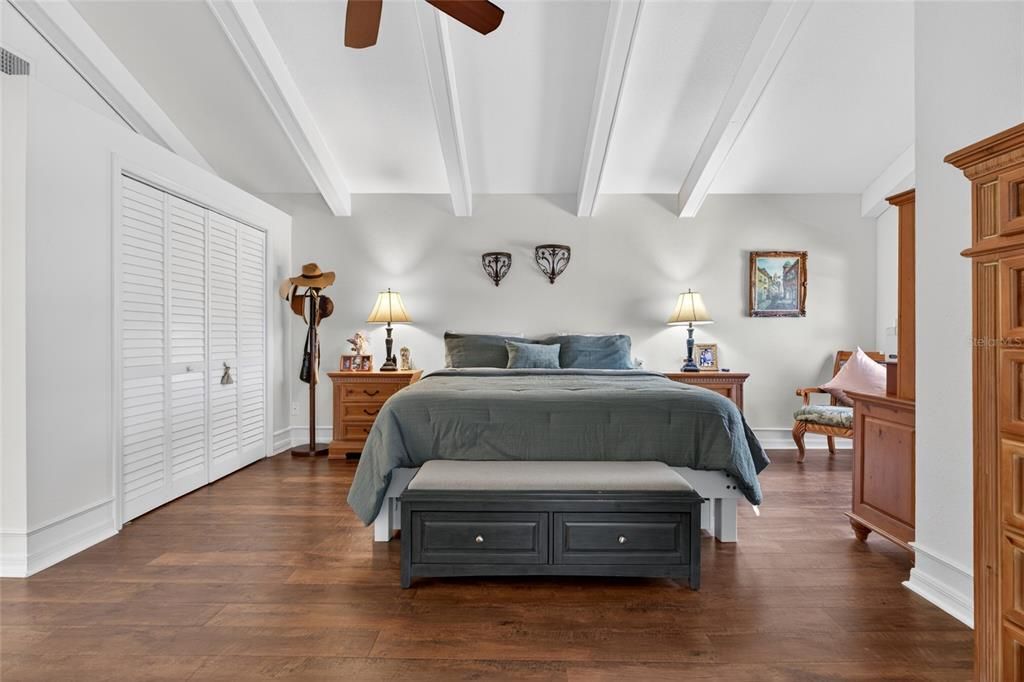 For Sale: $925,000 (4 beds, 4 baths, 3202 Square Feet)