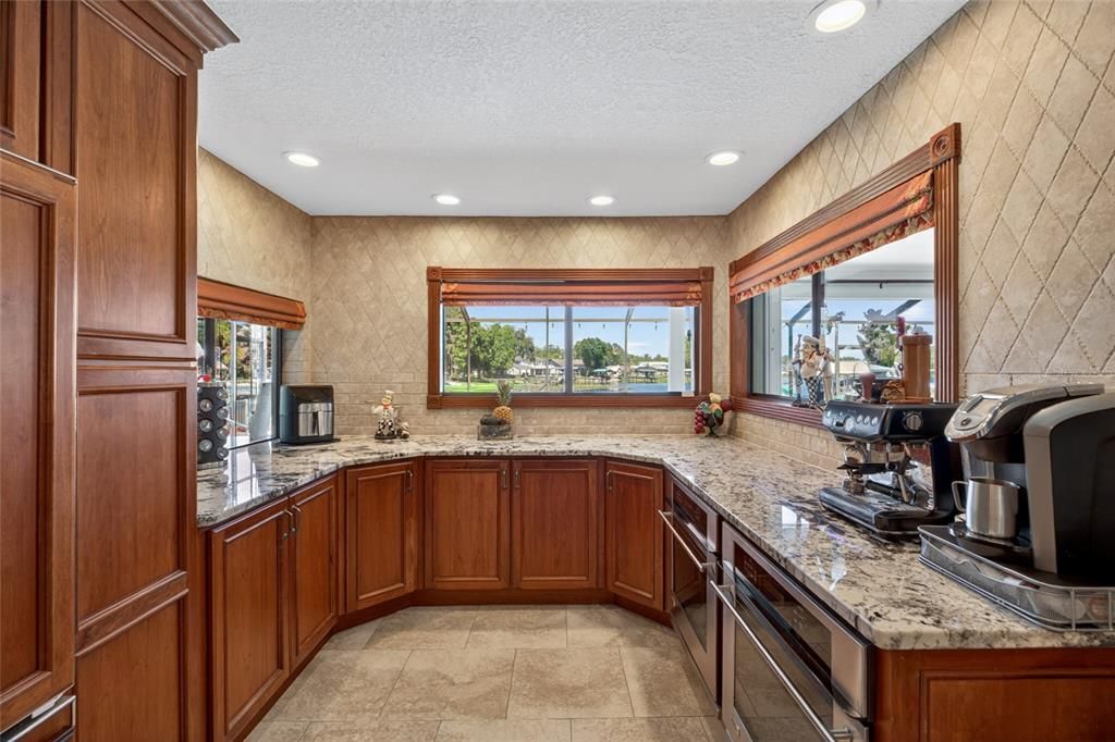For Sale: $925,000 (4 beds, 4 baths, 3202 Square Feet)