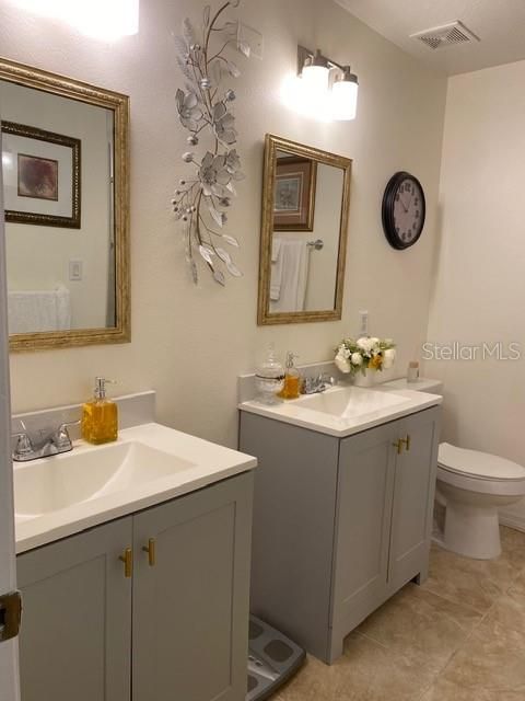 Active With Contract: $211,000 (3 beds, 2 baths, 1136 Square Feet)