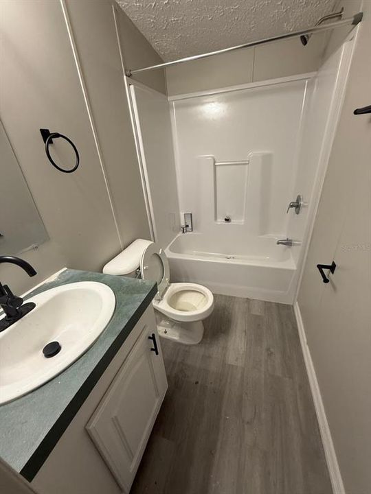 В аренду: $1,990 (3 спален, 2 ванн, 1404 Квадратных фут)