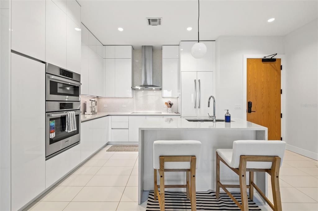 For Rent: $4,900 (2 beds, 2 baths, 1430 Square Feet)