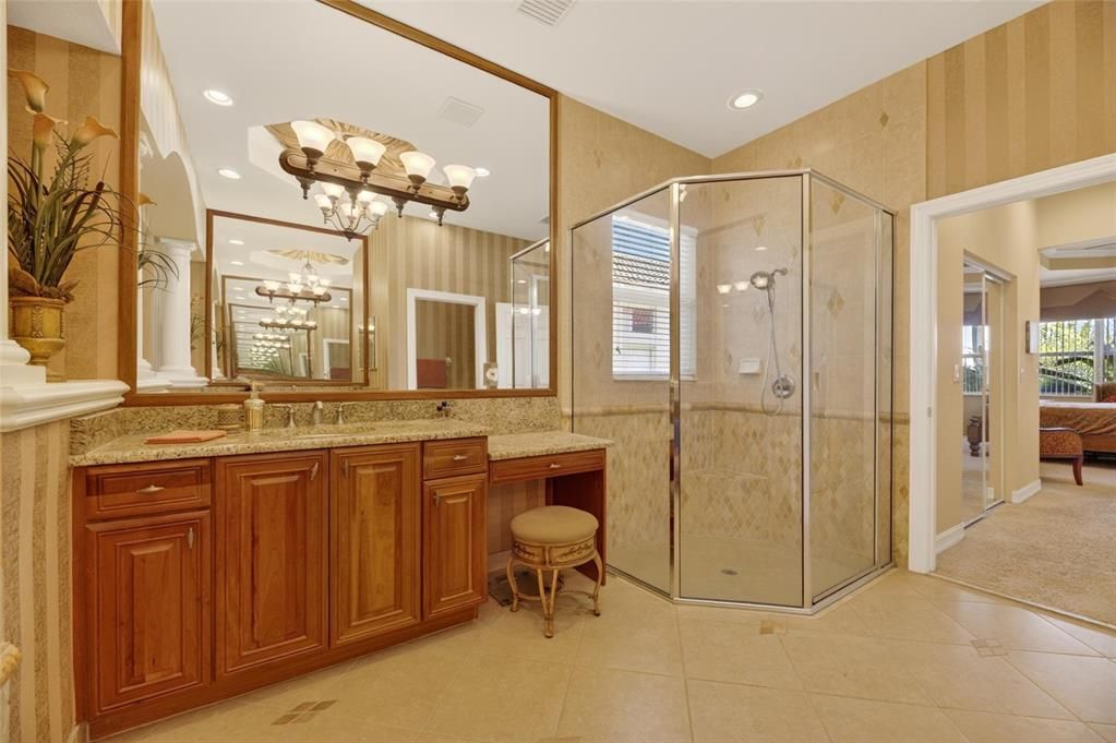 For Sale: $525,000 (2 beds, 2 baths, 2052 Square Feet)