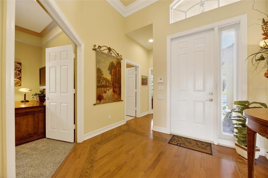 For Sale: $525,000 (2 beds, 2 baths, 2052 Square Feet)