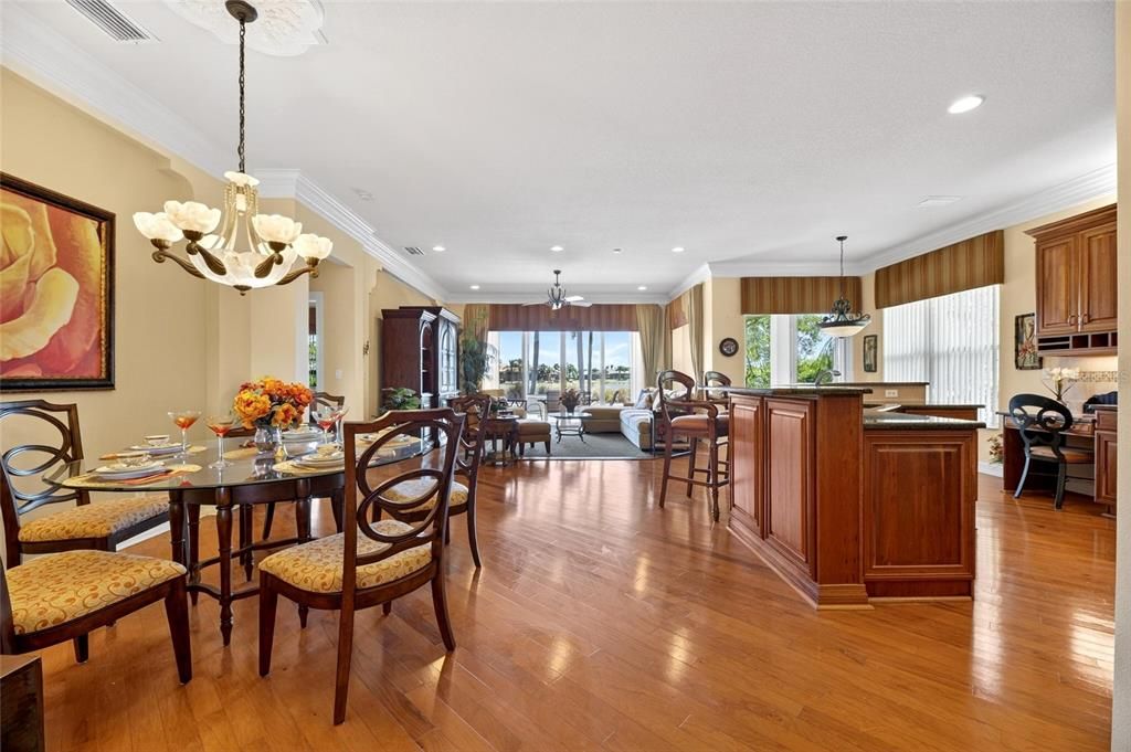 For Sale: $525,000 (2 beds, 2 baths, 2052 Square Feet)