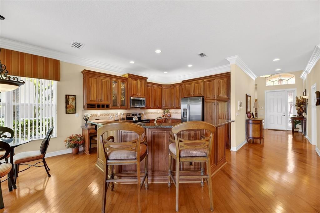 For Sale: $525,000 (2 beds, 2 baths, 2052 Square Feet)