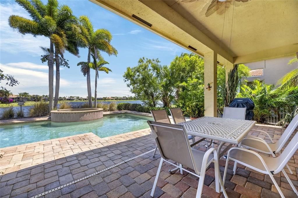 For Sale: $525,000 (2 beds, 2 baths, 2052 Square Feet)