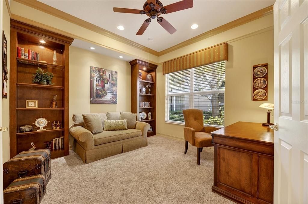 For Sale: $525,000 (2 beds, 2 baths, 2052 Square Feet)