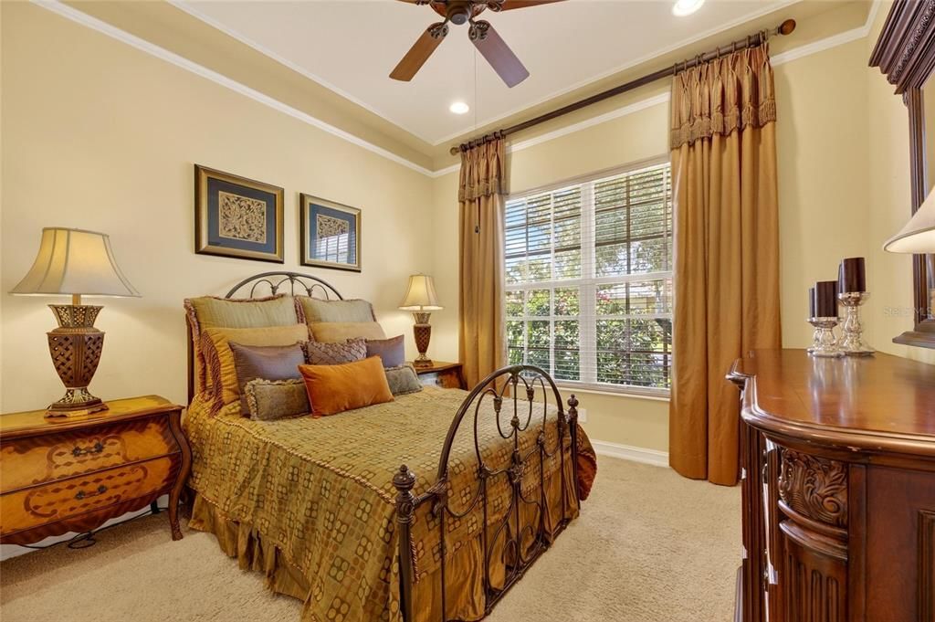 For Sale: $525,000 (2 beds, 2 baths, 2052 Square Feet)