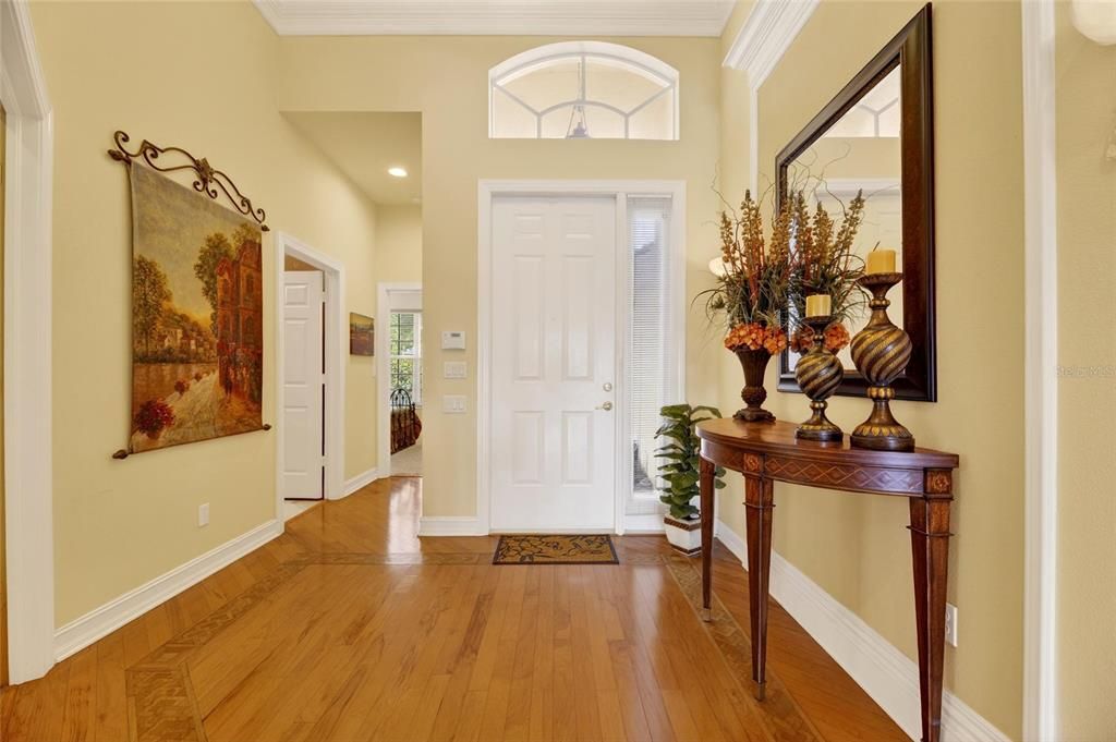 For Sale: $525,000 (2 beds, 2 baths, 2052 Square Feet)