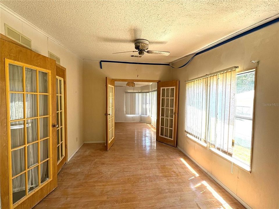 На продажу: $129,000 (2 спален, 2 ванн, 1456 Квадратных фут)