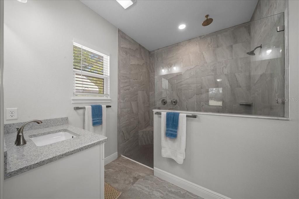 Activo con contrato: $319,990 (3 camas, 2 baños, 1830 Pies cuadrados)