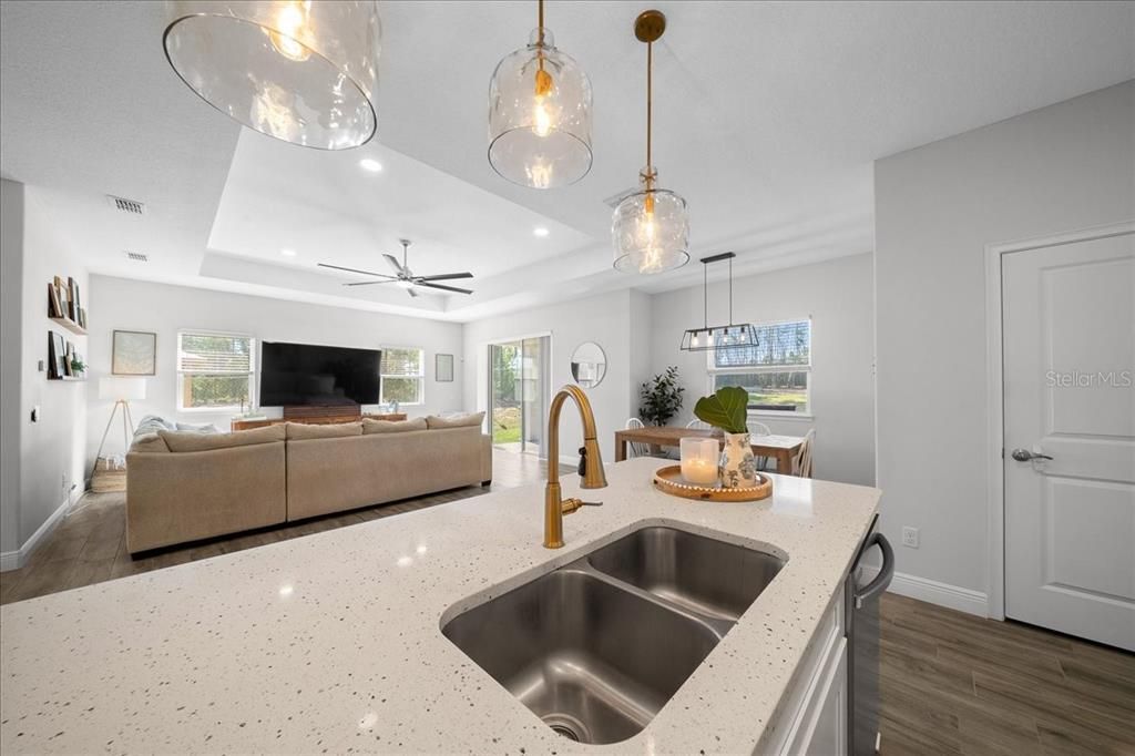 Activo con contrato: $319,990 (3 camas, 2 baños, 1830 Pies cuadrados)
