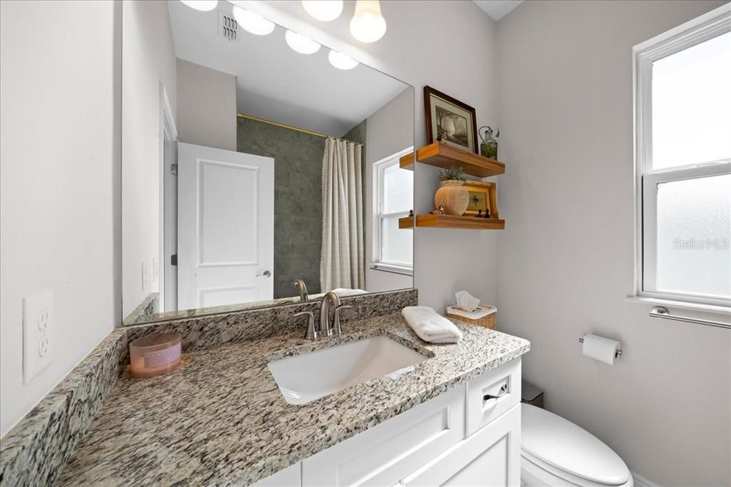 Activo con contrato: $319,990 (3 camas, 2 baños, 1830 Pies cuadrados)