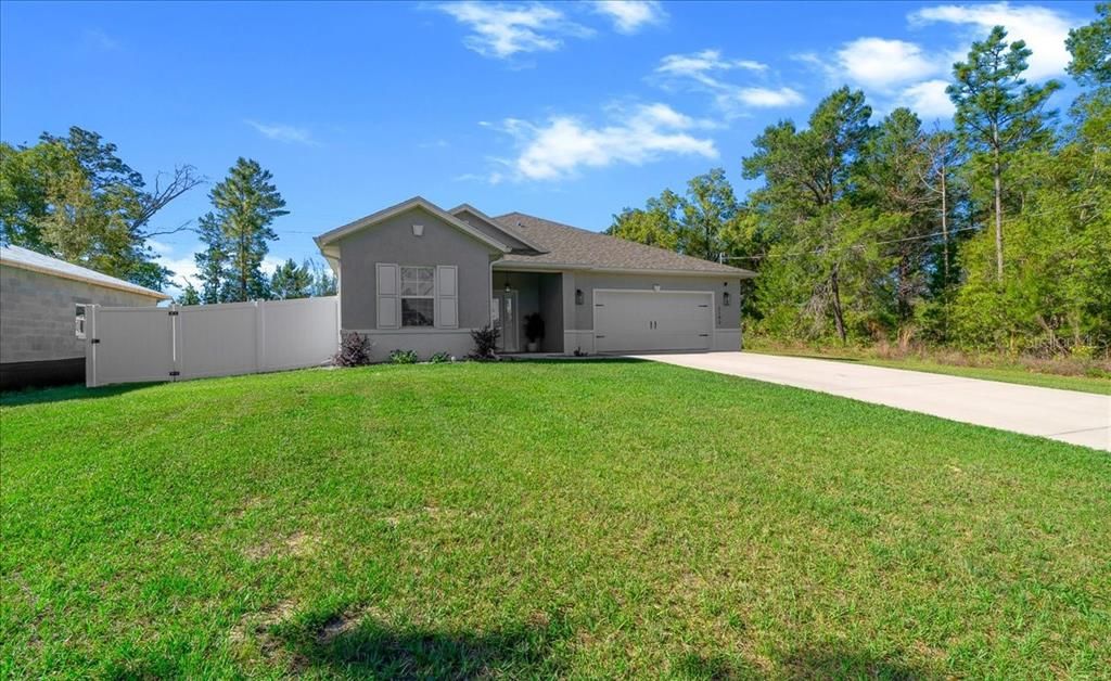 Activo con contrato: $319,990 (3 camas, 2 baños, 1830 Pies cuadrados)