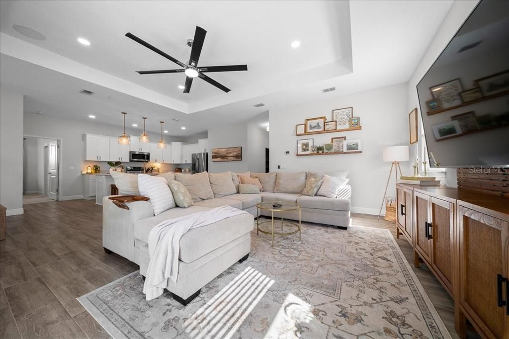 Activo con contrato: $319,990 (3 camas, 2 baños, 1830 Pies cuadrados)