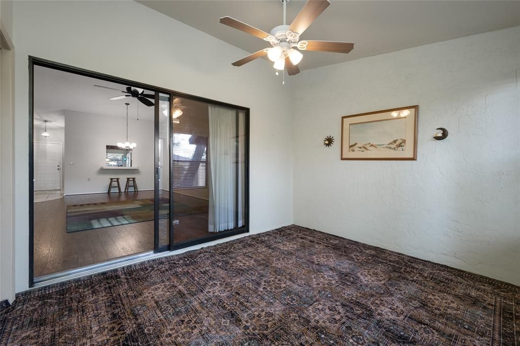 Active With Contract: $137,900 (2 beds, 2 baths, 1270 Square Feet)