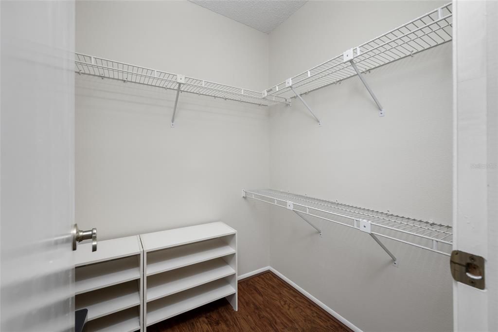 Active With Contract: $137,900 (2 beds, 2 baths, 1270 Square Feet)