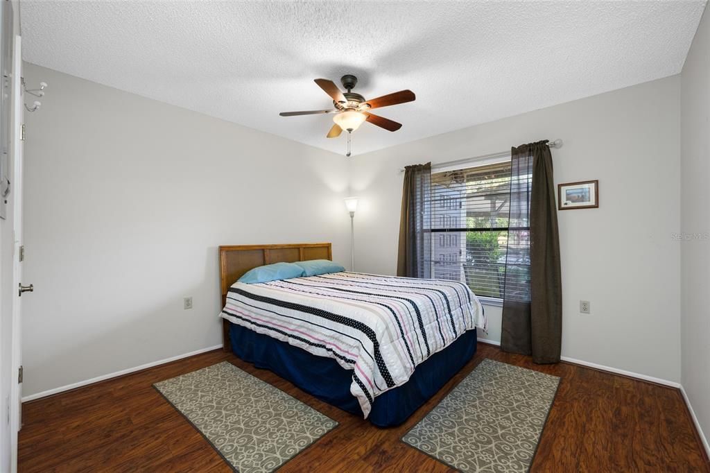 Active With Contract: $137,900 (2 beds, 2 baths, 1270 Square Feet)