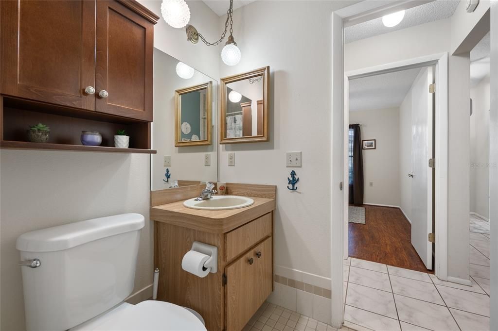 Active With Contract: $137,900 (2 beds, 2 baths, 1270 Square Feet)