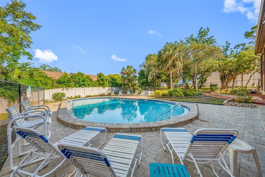 Active With Contract: $137,900 (2 beds, 2 baths, 1270 Square Feet)