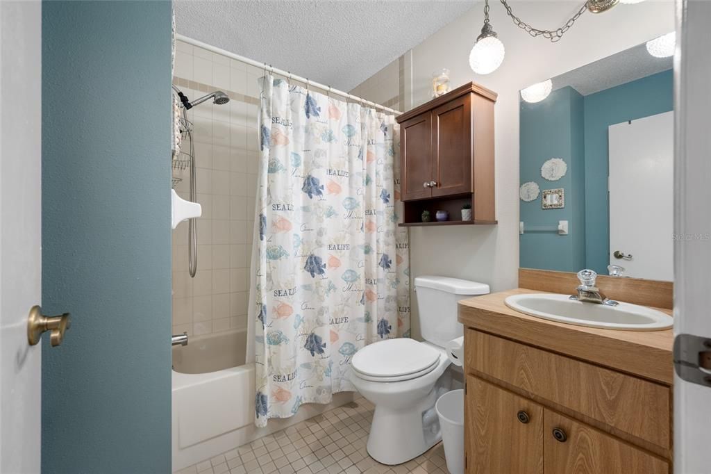 Active With Contract: $137,900 (2 beds, 2 baths, 1270 Square Feet)