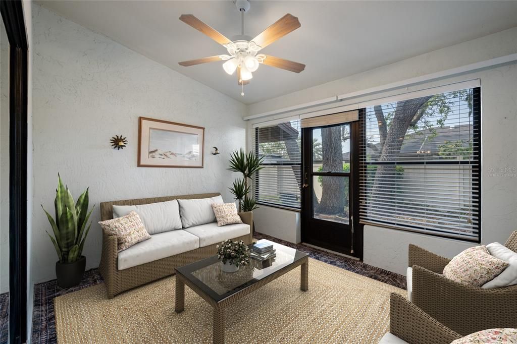 Active With Contract: $137,900 (2 beds, 2 baths, 1270 Square Feet)