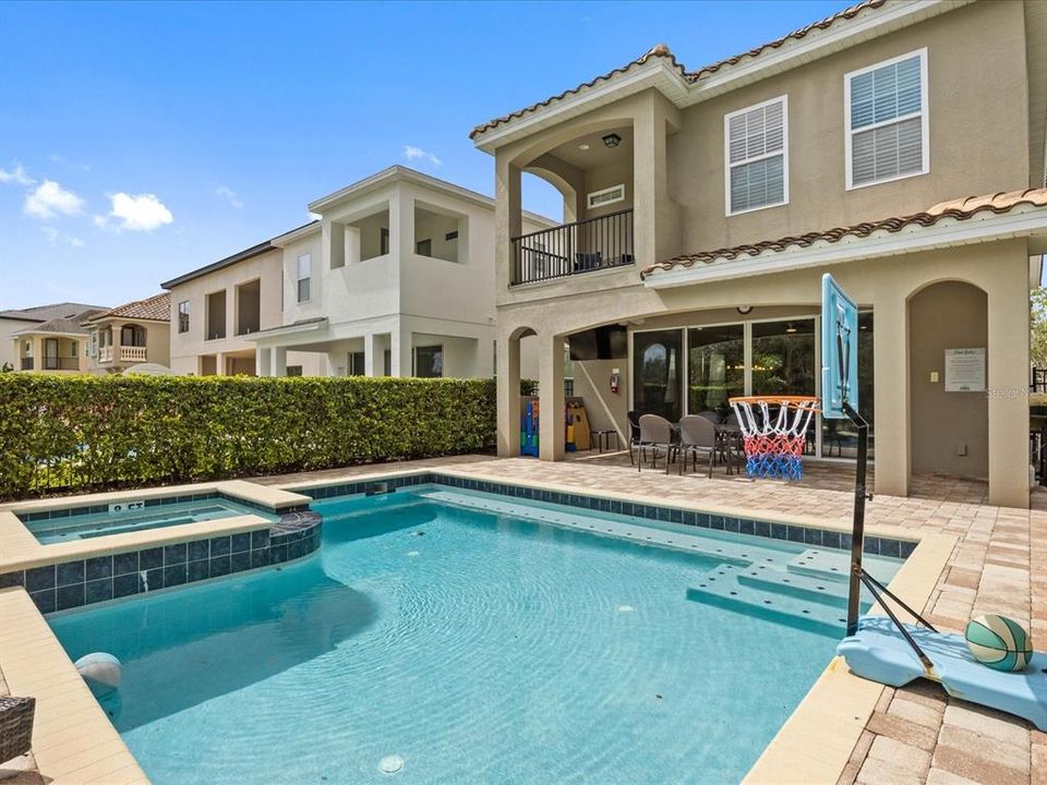 En Venta: $899,000 (5 camas, 5 baños, 3326 Pies cuadrados)