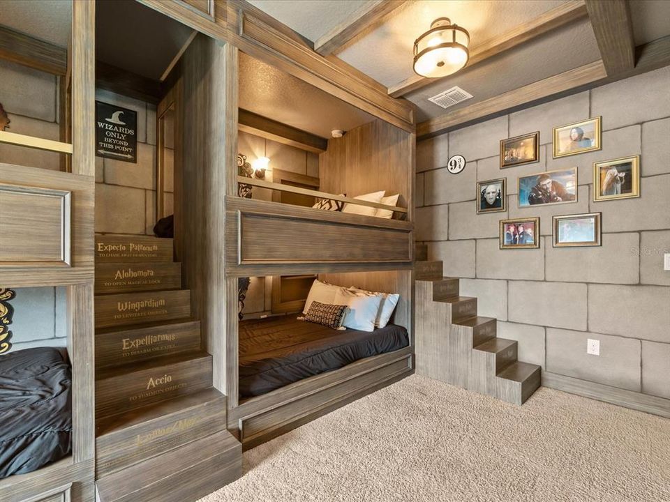 En Venta: $899,000 (5 camas, 5 baños, 3326 Pies cuadrados)