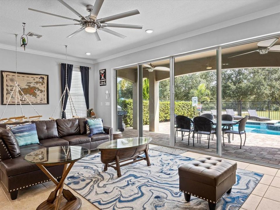 En Venta: $899,000 (5 camas, 5 baños, 3326 Pies cuadrados)