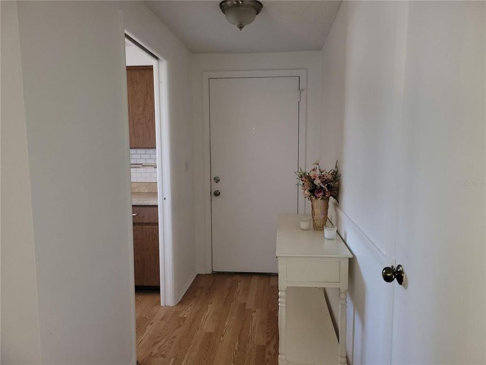 For Rent: $1,550 (2 beds, 1 baths, 952 Square Feet)
