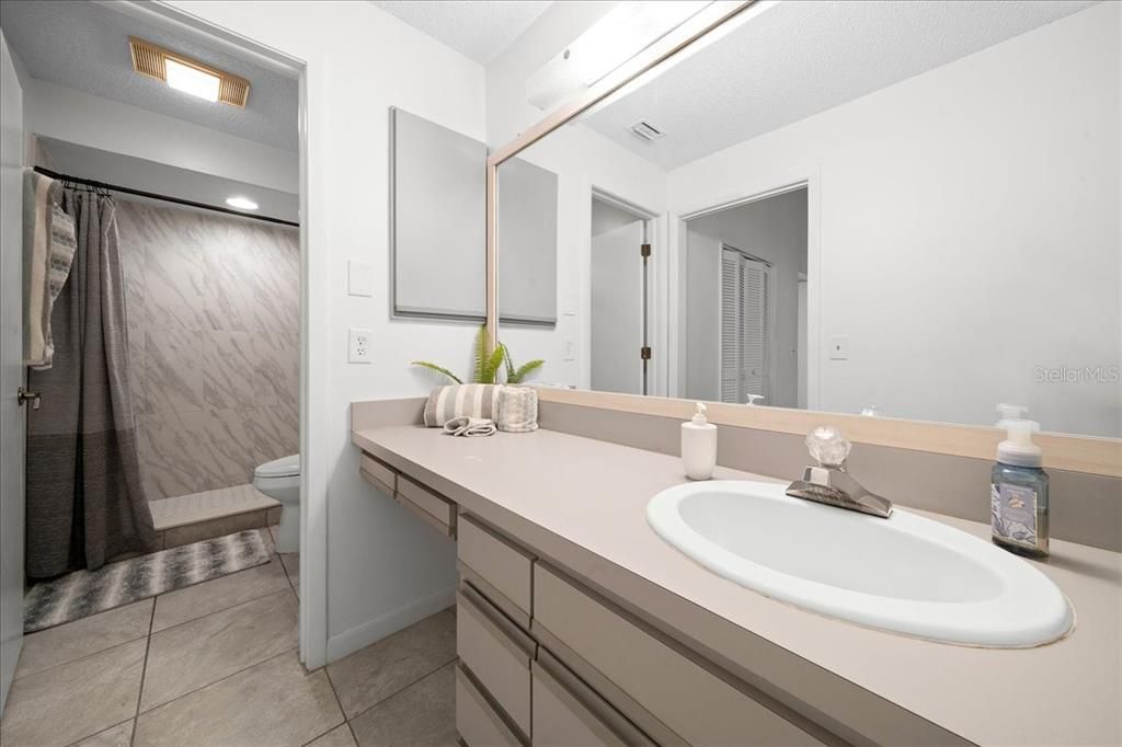 For Rent: $3,000 (3 beds, 2 baths, 1621 Square Feet)